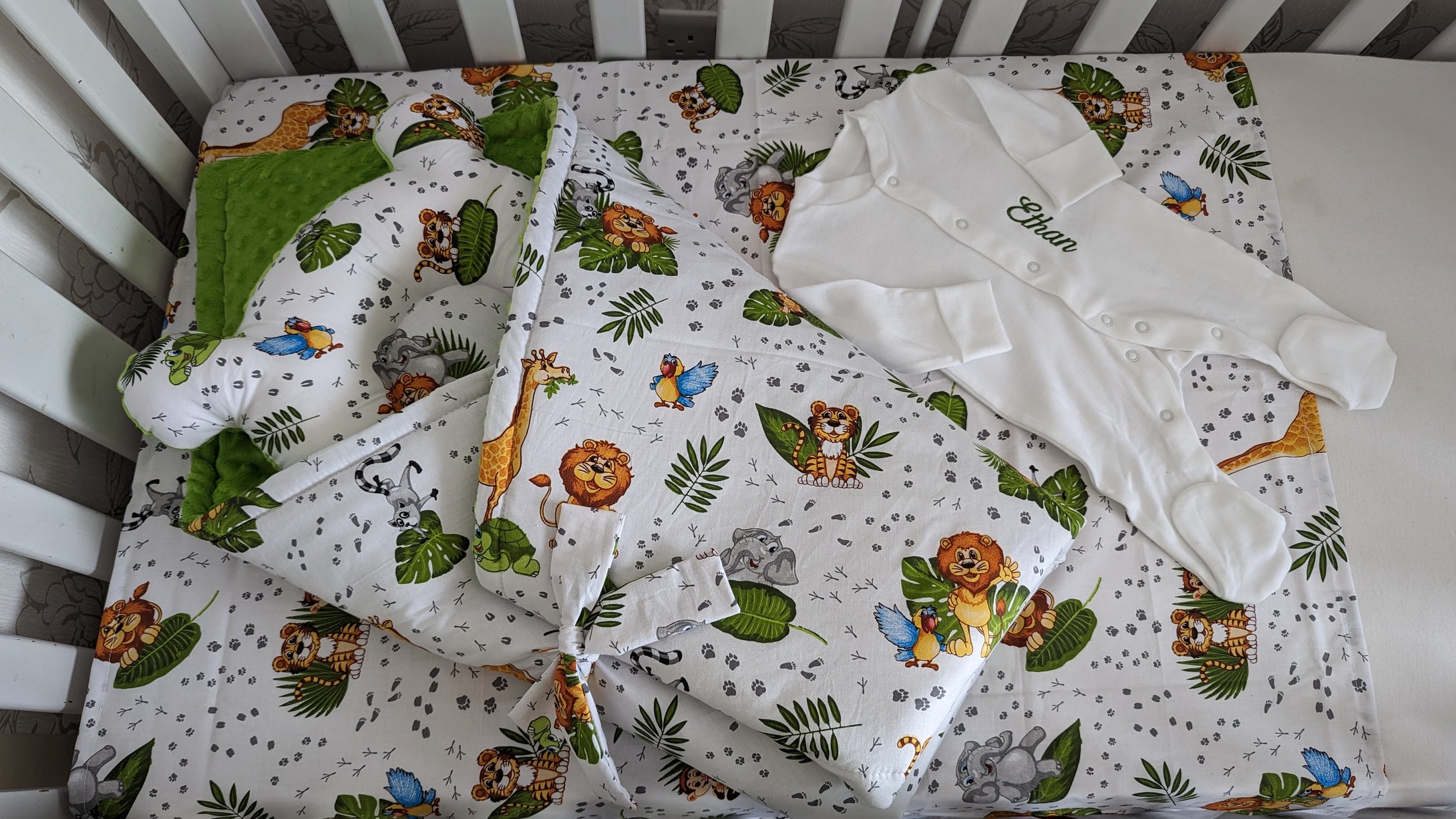 Baby bedding personalised by embroidery