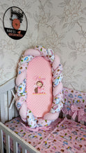 Load image into Gallery viewer, Baby bedding 120*60
100% cotton and dimple minky personalised by embroidery
❤️AVAILABLE IN STOCK ❤️
