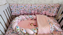 Load image into Gallery viewer, Baby bedding 120*60
100% cotton and dimple minky personalised by embroidery
❤️AVAILABLE IN STOCK ❤️
