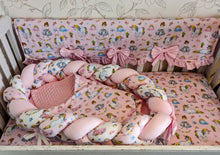 Load image into Gallery viewer, Baby bedding 120*60
100% cotton and dimple minky personalised by embroidery
❤️AVAILABLE IN STOCK ❤️
