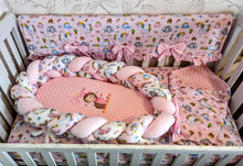 Load image into Gallery viewer, Baby bedding 120*60
100% cotton and dimple minky personalised by embroidery
❤️AVAILABLE IN STOCK ❤️
