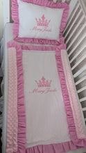 Load image into Gallery viewer, Blanket and pillow 
100% cotton and dimple minky
Personalised by embroidery
