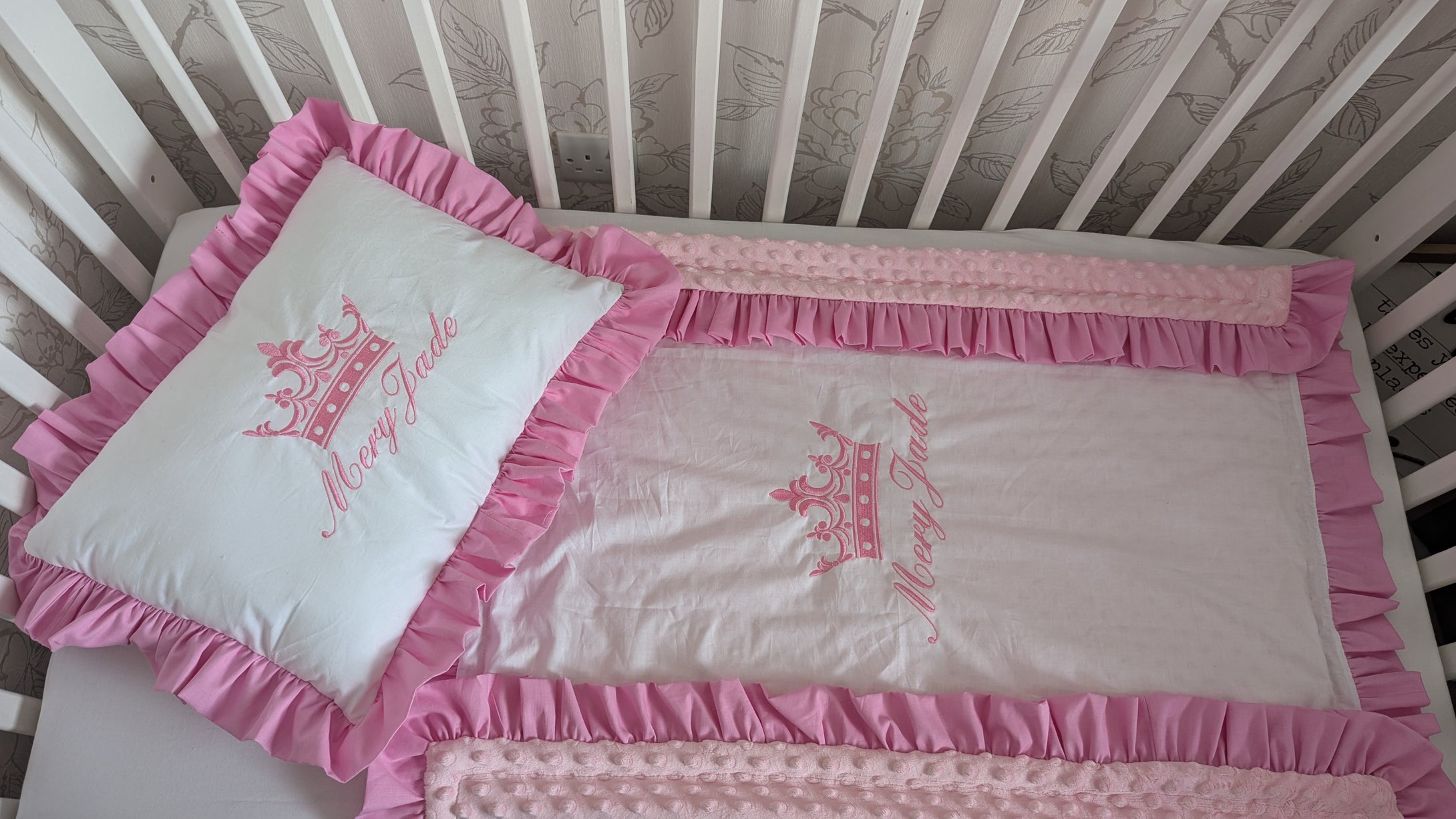 Blanket and pillow 
100% cotton and dimple minky
Personalised by embroidery