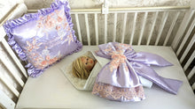 Load image into Gallery viewer, Baby blanket bow and pillow
