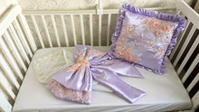 Load image into Gallery viewer, Baby blanket bow and pillow

