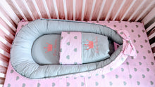 Load image into Gallery viewer, Baby nest and blanket
