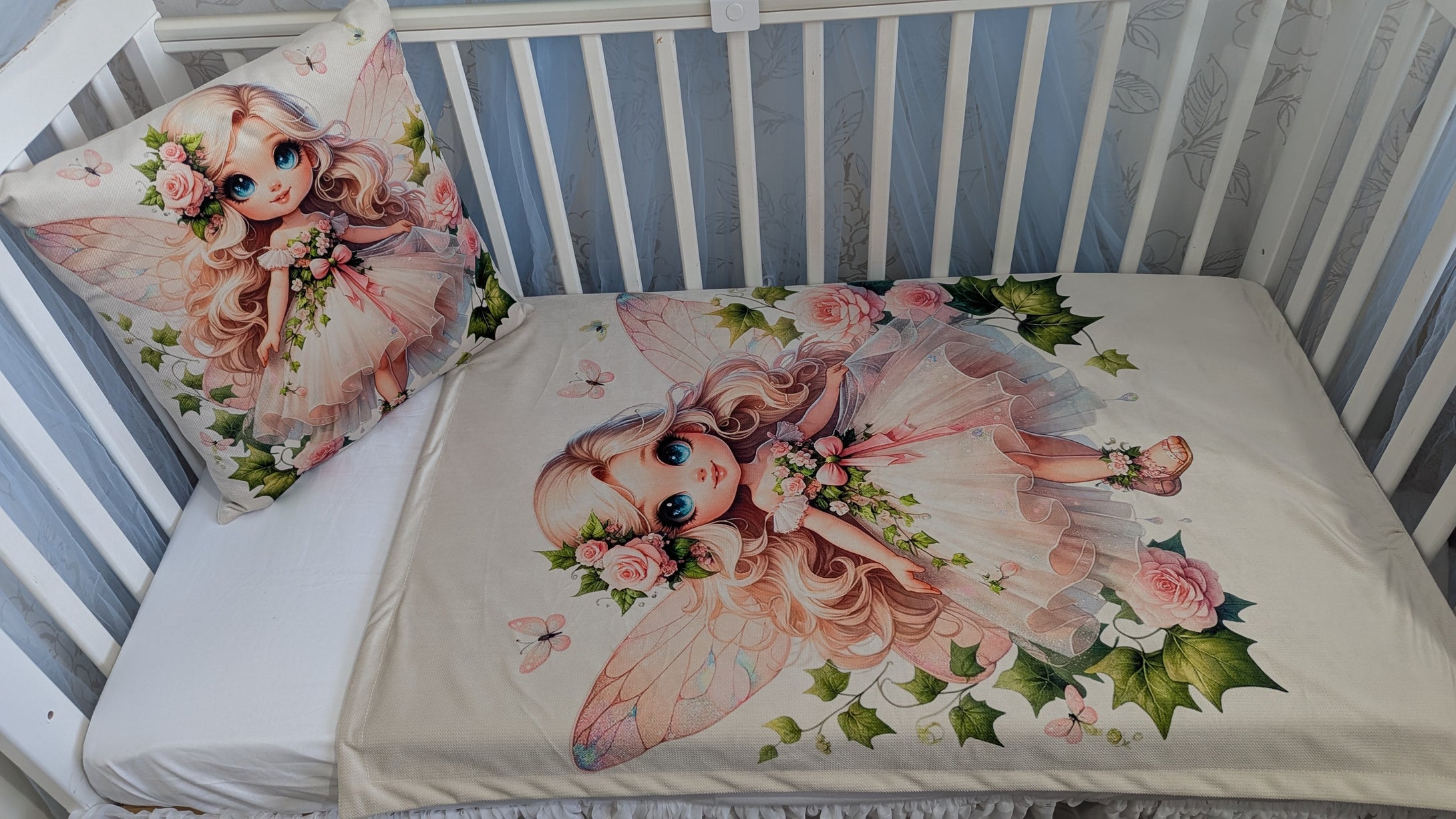 Baby blanket and pillow 

Velvet and cotton