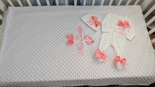 Load image into Gallery viewer, Baby&#39;s first outfit personalised with print 
✅ 1 Baby grow 
✅ 1 Hat
