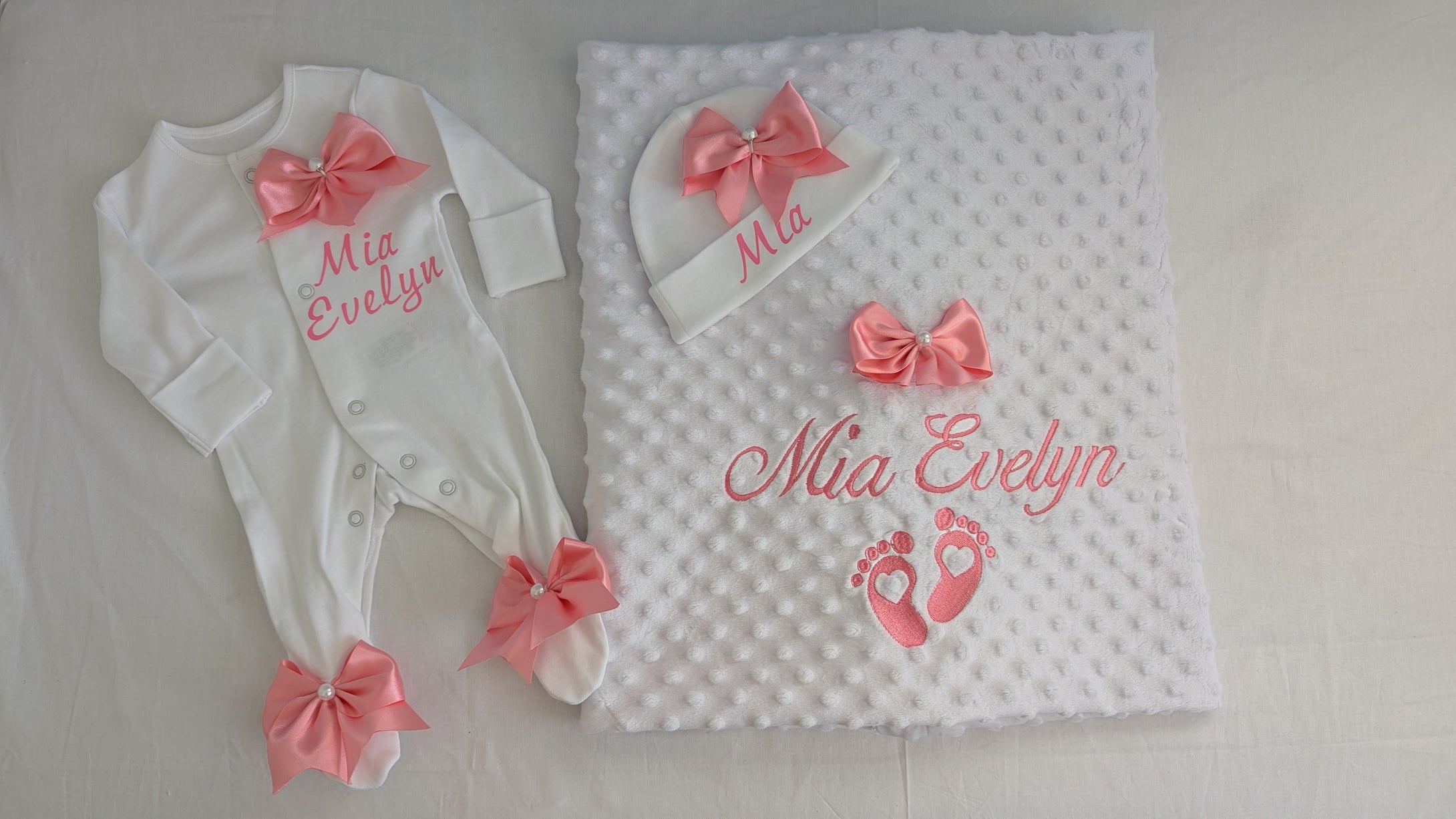 Baby blanket personalised by embroidery 100,% cotton and dimple 
✅ Blanket 110x80