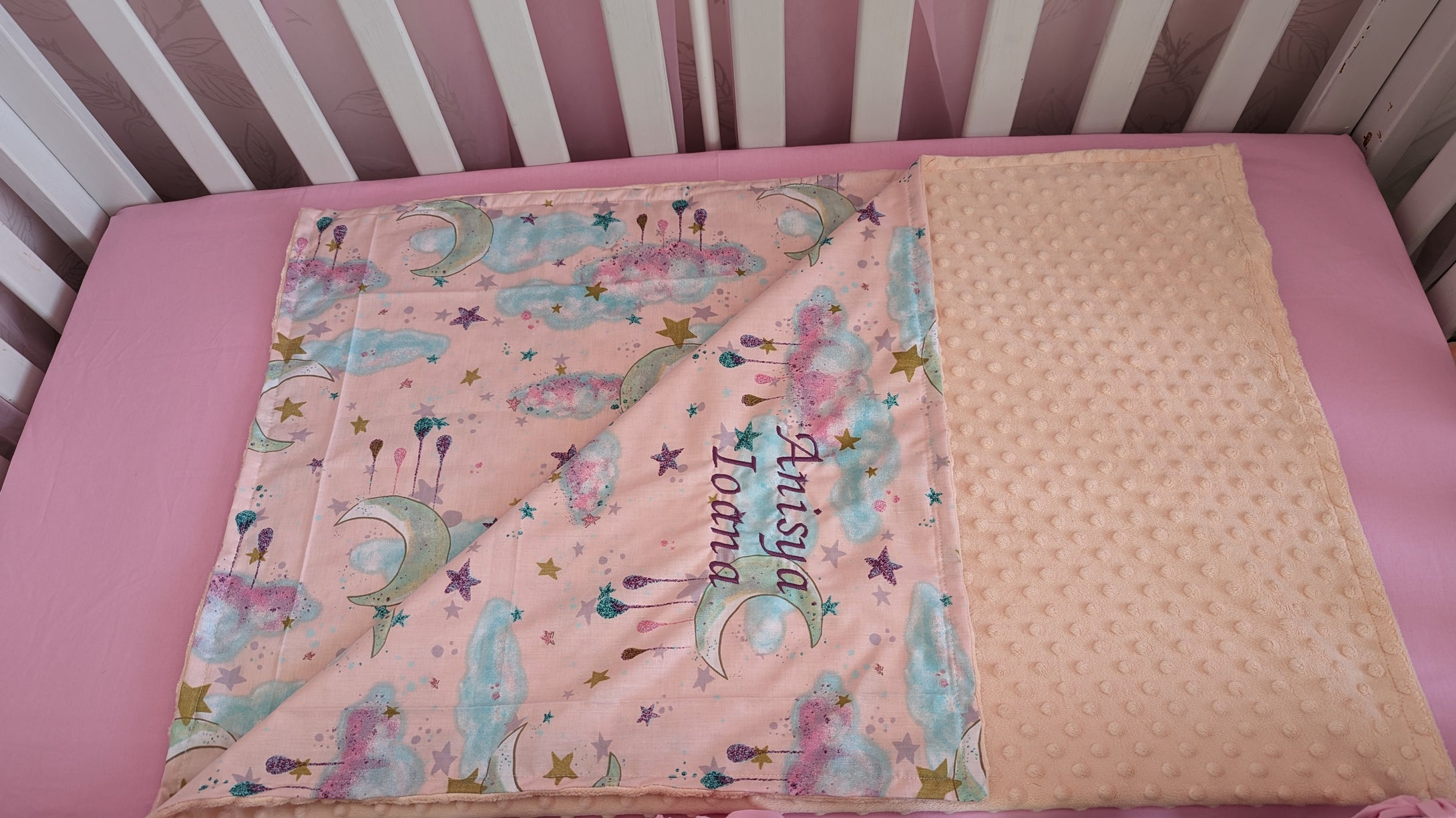 Baby blanket personalised by embroidery
Cotton and dimple minky 90*80