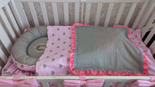 Load image into Gallery viewer, Baby bedding 100% cotton personalised by embroidery
✅ 1 Baby nest
✅ 1 Blanket 90*100 
✅ 1 Mattress cover 95*65
