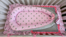 Load image into Gallery viewer, Baby bedding 100% cotton personalised by embroidery
✅ 1 Baby nest
✅ 1 Blanket 90*100 
✅ 1 Mattress cover 95*65
