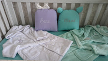 Load image into Gallery viewer, Bathrobe for kids personalised by embroidery
✅ 2 Pillows personalised by embroidery
