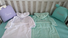 Load image into Gallery viewer, Bathrobe for kids personalised by embroidery
✅ 2 Pillows personalised by embroidery
