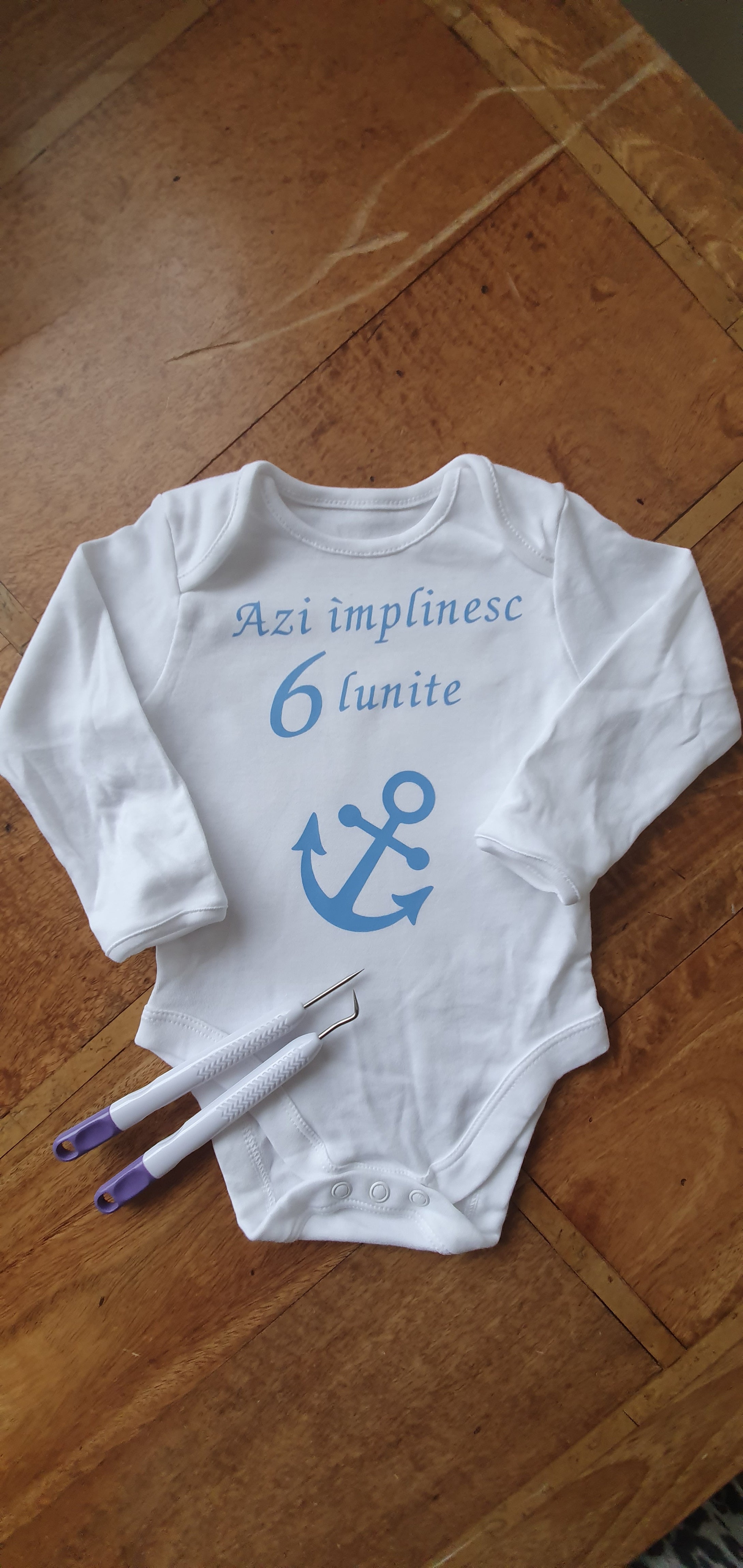 Bodysuit personalized with vinyl 