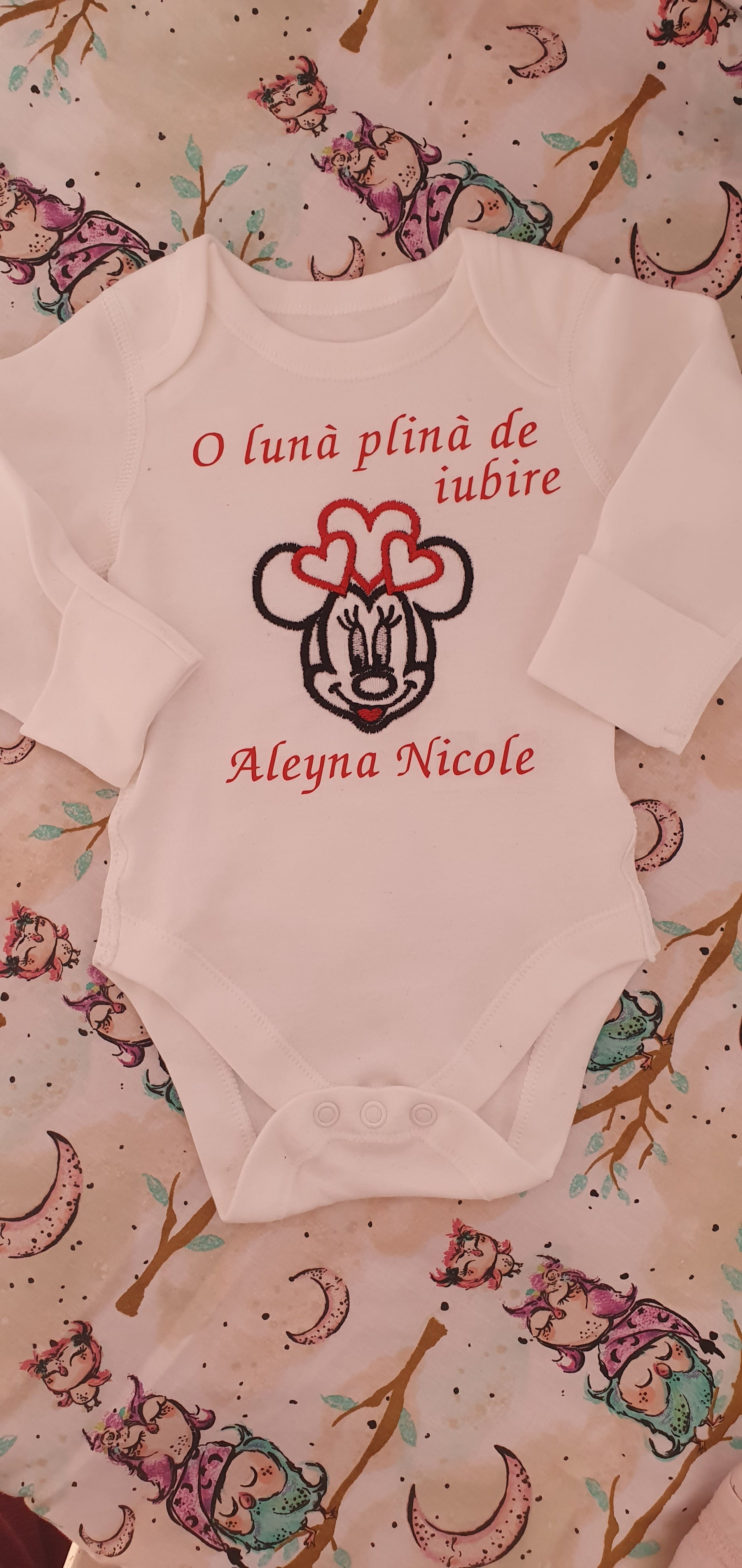 Baby bodysuit personalised by embroidery and vinyl