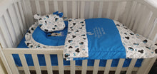 Load image into Gallery viewer, Baby nest , blanket and pillow personalised by embroidery

