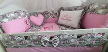 Load image into Gallery viewer, Baby bedding 120x60 personalised by embroidery 
100% cotton

