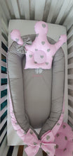 Load image into Gallery viewer, Baby nest personalised by embroidery and  2 baby pillows
