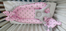 Load image into Gallery viewer, Baby nest personalised by embroidery and  2 baby pillows

