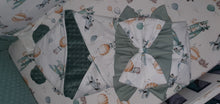 Load image into Gallery viewer, Baby blanket and pillow
